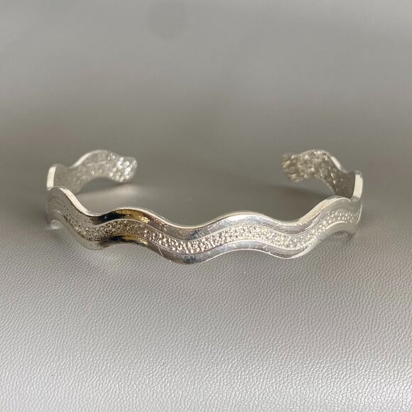 999 Purity Silver Wavy Longevity Blessing Bracelet - Picture 1 of 12